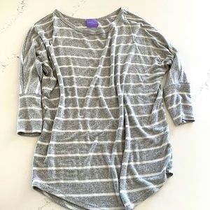 Size Small grey and white super SOFT long shirt